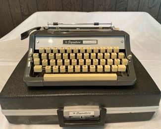 Vintage Signature 440T typewriter