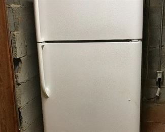 Frigidaire 18 Cubic Ft Refrigerator