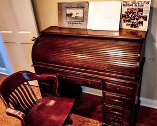 FURNITURE: 19TH C. Twin Beds (Goodwood Plantation); French Country styled oval table; Duncan Phyfe Banquet Table w/12 Chairs; 19th C. Slant top desk; Ornately carved early 20th C. Fern Stands; Two Vintage China Cabinets (Vitrines); French Bombe’ styled end tables; Arched French Headboard with painted gold appointments; French Armoire w/wire & curtained front; French styled, bowed Dresser; Two rolled-topped tambour desks (mahogany/oak); Antique writing desk (Goodwood Plantation); sofa (overstuffed) & several lift chairs; vintage occasional tables–pie crust table, tilt-top tea table with satinwood inlay and occasional, vintage end tables, lovely area rugs