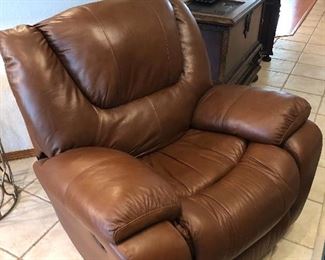 Brown leather recliner in excellent condition. Soft and without any tears. 