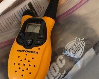 Motorola walkie talkie/radio set