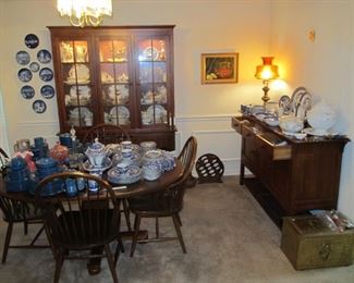 Ethan Allan dining room furniture set.