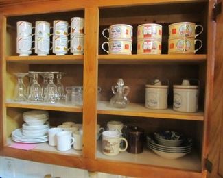 Lots of vintage items! - Pyrex, Anchor Hocking, China, Glassware, Enamelware, Cast-iron, Small Appliances, & more!