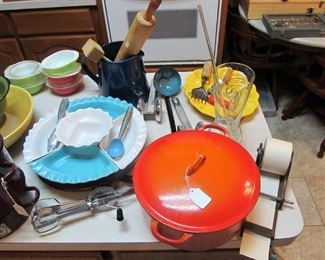 Lots of vintage items! - Pyrex, Anchor Hocking, China, Glassware, Enamelware, Cast-iron, Small Appliances, & more!