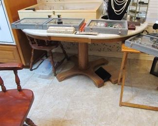 Nice vintage kitchen table with a stone-like top.