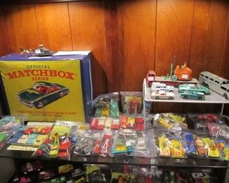 VINTAGE - Matchbox, Hotwheels, Dinky, Tootsie, Auburn, Days Gone By. The oldest dating from the 1960s-1970s   Don't miss this collection!
