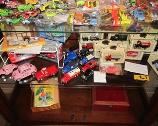 VINTAGE - Matchbox, Hotwheels, Dinky, Tootsie, Auburn, Days Gone By. The oldest dating from the 1960s-1970s   Don't miss this collection!
