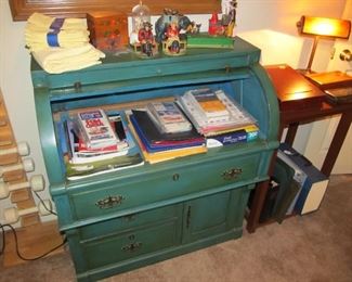Lovely drum barrel roll-top desk