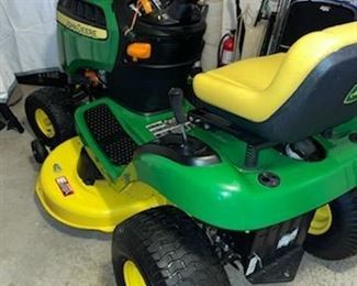 2017 D105 John Deere Mower with 32 hours. Excellent like new condition 