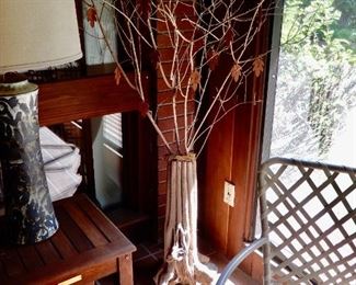 WHAT A COOL CORNER TREE--CHANGE THE LEAVES AND MAKE IT YOUR FAMILY SOUVENIR