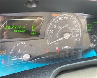 2005 Lincoln Town Car Signature Limited
108k miles. 