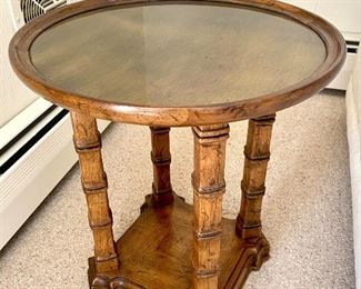 Vintage Drexel Heritage Asian-Style Round Accent Table in Walnut - (16" Diam x 18"H) - 
IMMACULATE CONDITION