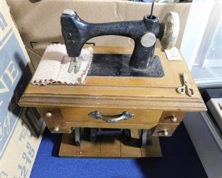 Sewing trinket box
