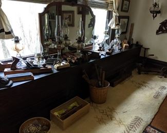 OLD PLANER & OIL LAMP COLLECTION 