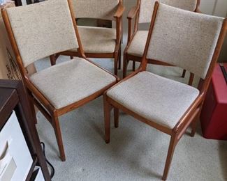 4 MCM d-SCAN Dining Chairs (2 ARM & 2 SIDE)