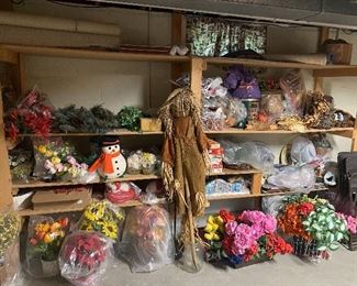 Florals, Wreaths, Holiday Decor