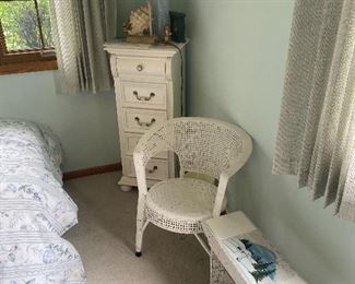 Lexington Off White 5 Drawer Lingerie Chest (1 Of 5 Piece Bedroom Set), White Wicker Chair