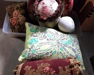 Decorative Pillows
