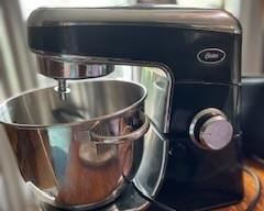 Oster FPSTSMPL1 Planetary Stand Mixer, Black, 4.5 qt