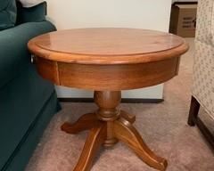 Round wood Table