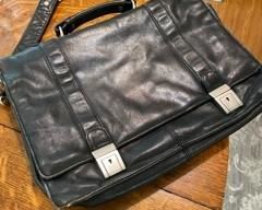 Kenneth Cole Messenger Bag