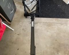 THULE RANGE HITCH MOUNT FOLDING 4 BIKE RACK MODEL