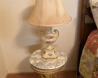 PAIR SMALL TABLES WITH VINTAGE LAMPS 
