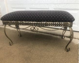Comfy upholstered bench: perfect for at the foot of a bed or in the entry hallway