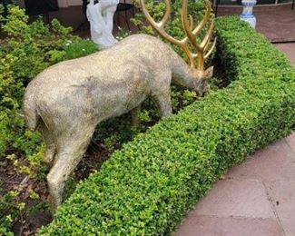 Six Gold Tones Reindeer