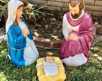 Vintage Blow Mold Nativity Scene Baby Jesus Mary Joseph Light Up Yard Decor