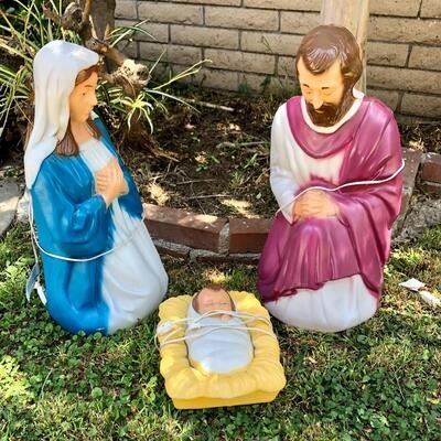 Vintage Blow Mold Nativity Scene Baby Jesus Mary Joseph Light Up Yard Decor