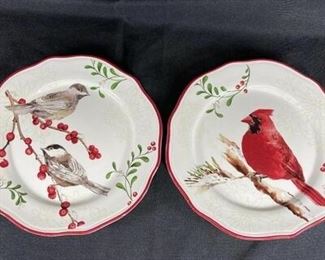 Hertitage Holiday Plates