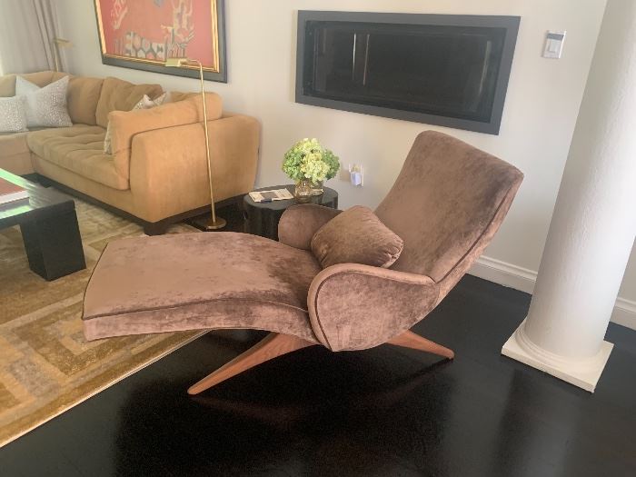 V. Kagan Chaise Lounge