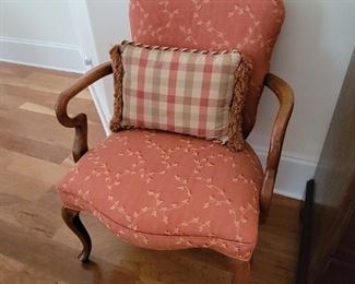 Pair if sitting arm chairs