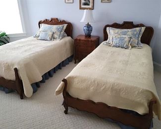 Vintage Twin Beds 