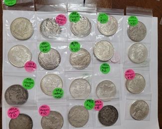 Large Collection of U.S. Silver  Morgans and Peace Dollars.....just a sample..Lots of Morgan and peace dollars circulated $30