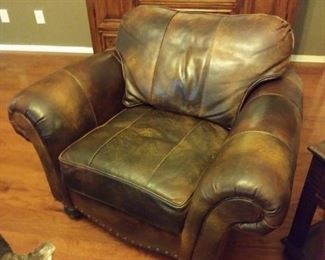 Hickory King Leather Chair