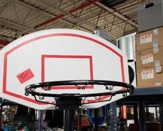 Youth Pool Adjustable Basketball System Standard Hoop size (missing Net) $40