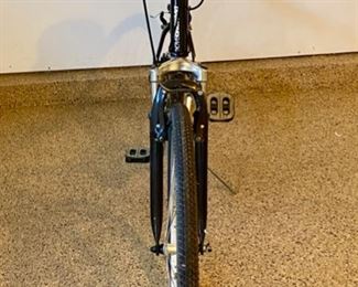 Lot 8222 $175.00 Diamondback Edgewood 10 Speed Mens Hybrid Bicycle w/ Shimano components and STA Tru Wheels.