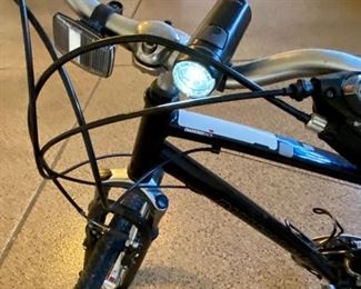 Lot 8222 $175.00 Diamondback Edgewood 10 Speed Mens Hybrid Bicycle w/ Shimano components and STA Tru Wheels.