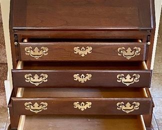 Lot 8260. $225.00. Queen Anne Slant Front Secretary/Desk with 4 drawers, and fold down top. 28" W x 18" D x 39 T