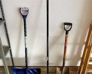 Lot 8282.$24.00 Clean sweep lot! Snow shovel, push broom 24", power step shovel.