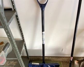 Lot 8282.$24.00 Clean sweep lot! Snow shovel, push broom 24", power step shovel.