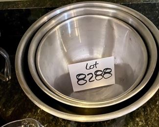 Lot 8288. $48.00. Large Lot Includes: Cuisinart Smart Electric Stick with 3 attachments: blender, whisk, chopper. 1 hand-held grater, 2 OXO peelers, 1 OXO rubber bottomed mixing bowl, set of 3 nesting metal mixing bowls. Perfect Rockin' housewarming gift!!