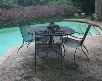 iron patio furniture 