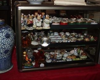 trinket boxes and figurines