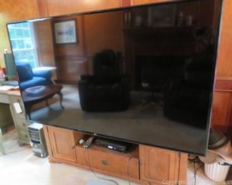 65in LG TV and Entertainment Center