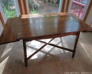 Sturdy Mid Century Kitchen Table with Extensions
