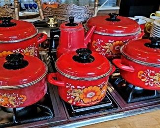 Groovy red 70's cookware