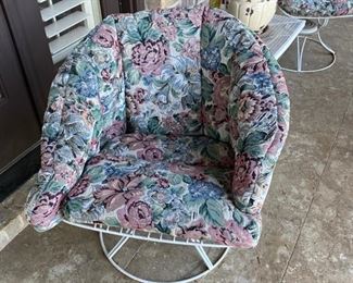 Outdoor Swivel Chair